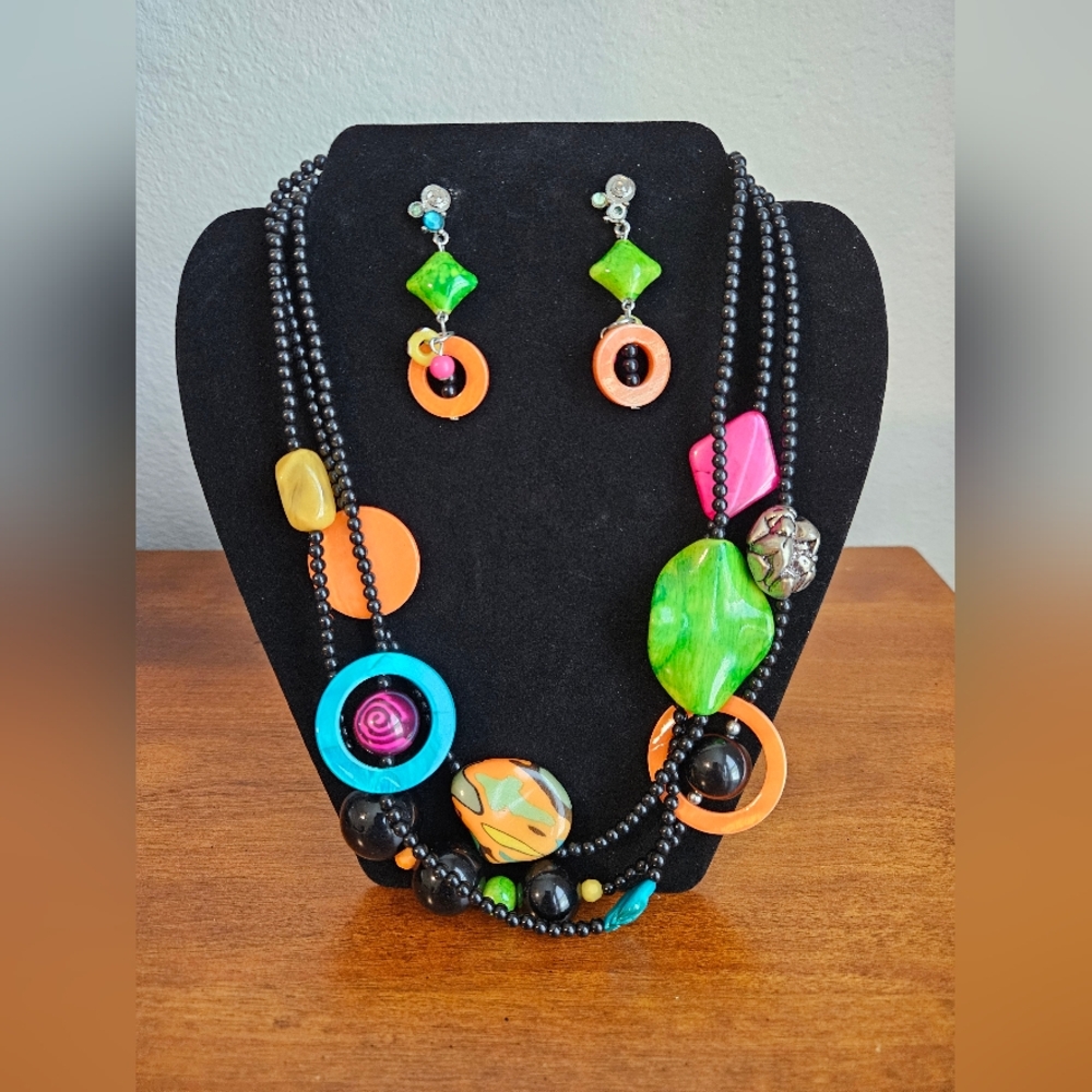 Black and Green Geometric Necklace